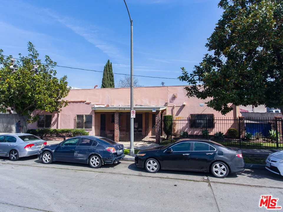 7112 S Victoria Avenue, Los Angeles, California 90043 — photo 4