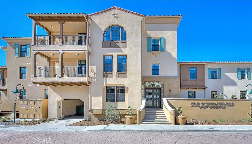 501 W Foothill Blvd