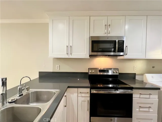 162 Tangelo, Irvine, California 92618