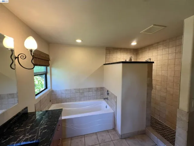 7957 Michigan Ave, Oakland, California 94605