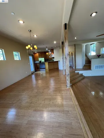 7957 Michigan Ave, Oakland, California 94605