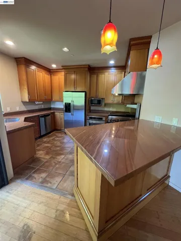 7957 Michigan Ave, Oakland, California 94605