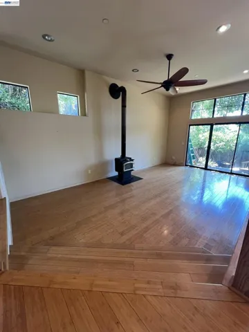 7957 Michigan Ave, Oakland, California 94605