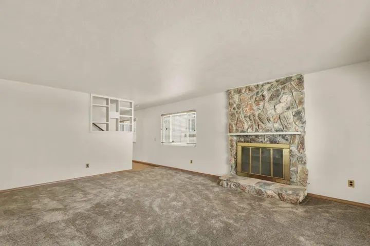 244 Elvado Way, San Diego, California 92114