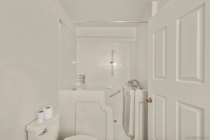 244 Elvado Way, San Diego, California 92114