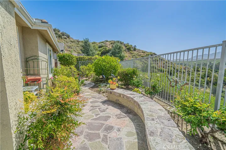 19534 Eleven Court, Newhall, California 91321