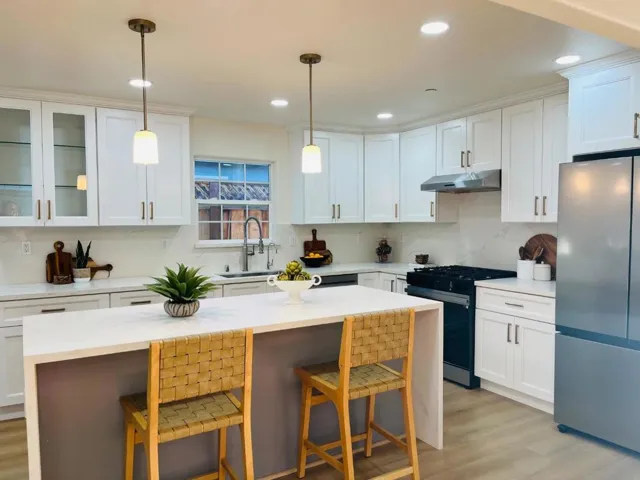 537 7th Avenue, Menlo Park, California 94025