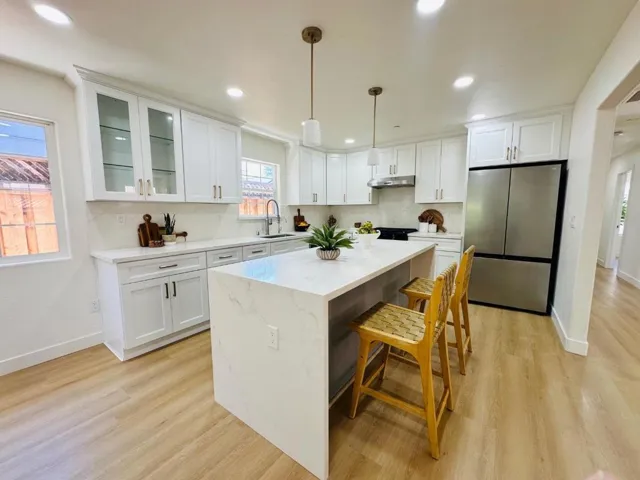 537 7th Avenue, Menlo Park, California 94025