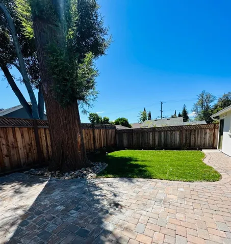 537 7th Avenue, Menlo Park, California 94025