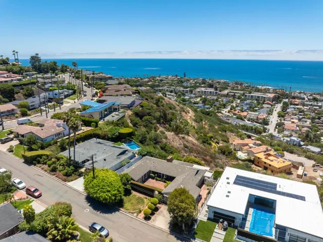 6530 Manana Place, La Jolla, California 92037