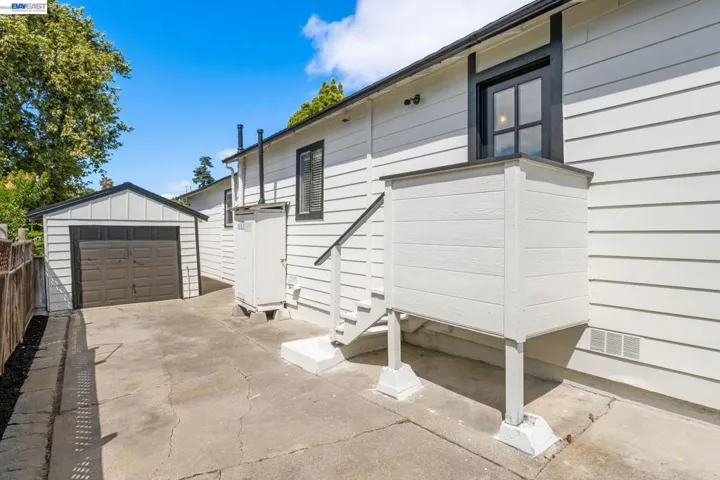 2231 Lasalle St, Martinez, California 94553-1961