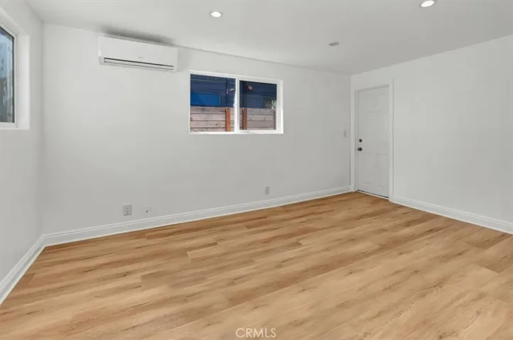Guest bedroom.