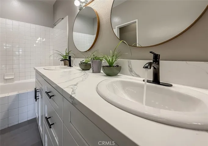 4766 Taranto Way, Oak Park, California 91377