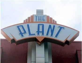 Conveniently Located Near The Pant Shopping Center with Shops & Restaurants