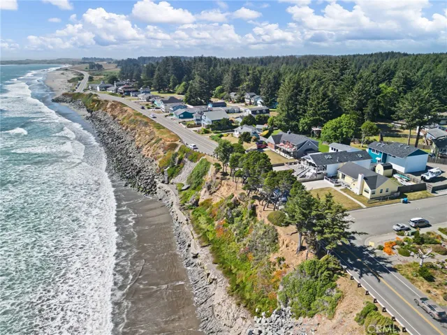 424 N Pebble Beach, Crescent City, California 95531