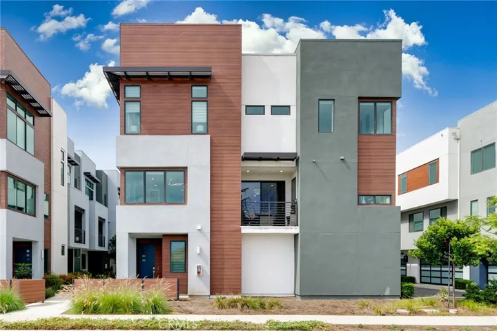 243 Waypoint, Tustin, California 92782