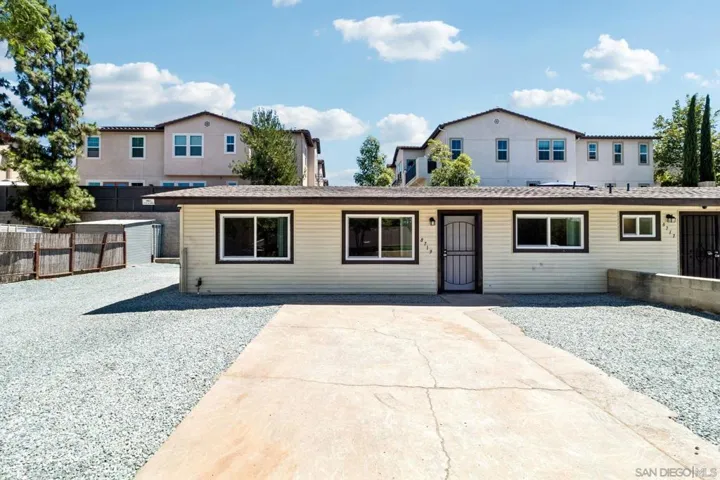 8719 Carribean Way, Santee, California 92071