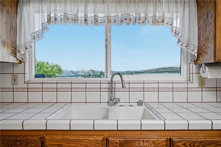 7926 Richard Drive, Lucerne, California 95458