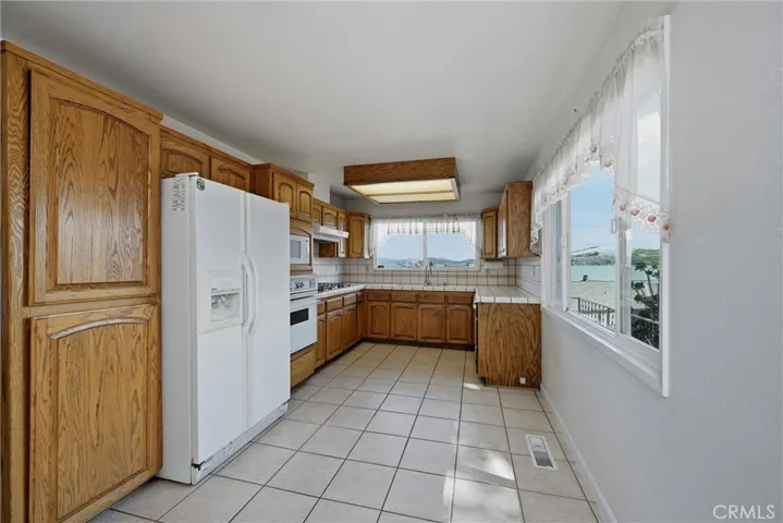 7926 Richard Drive, Lucerne, California 95458