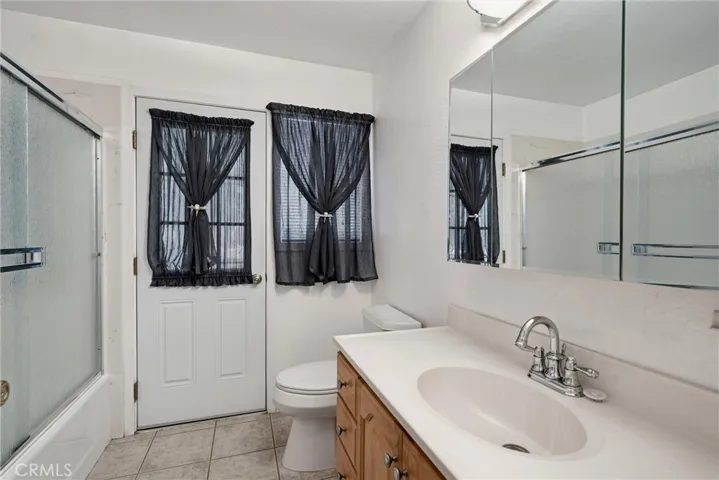 7926 Richard Drive, Lucerne, California 95458