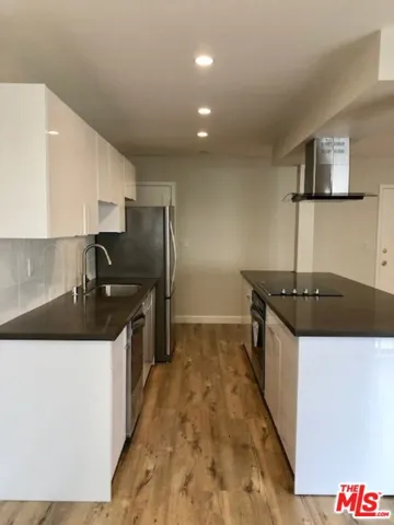 11835 Dorothy Street 9, Los Angeles, California 90049