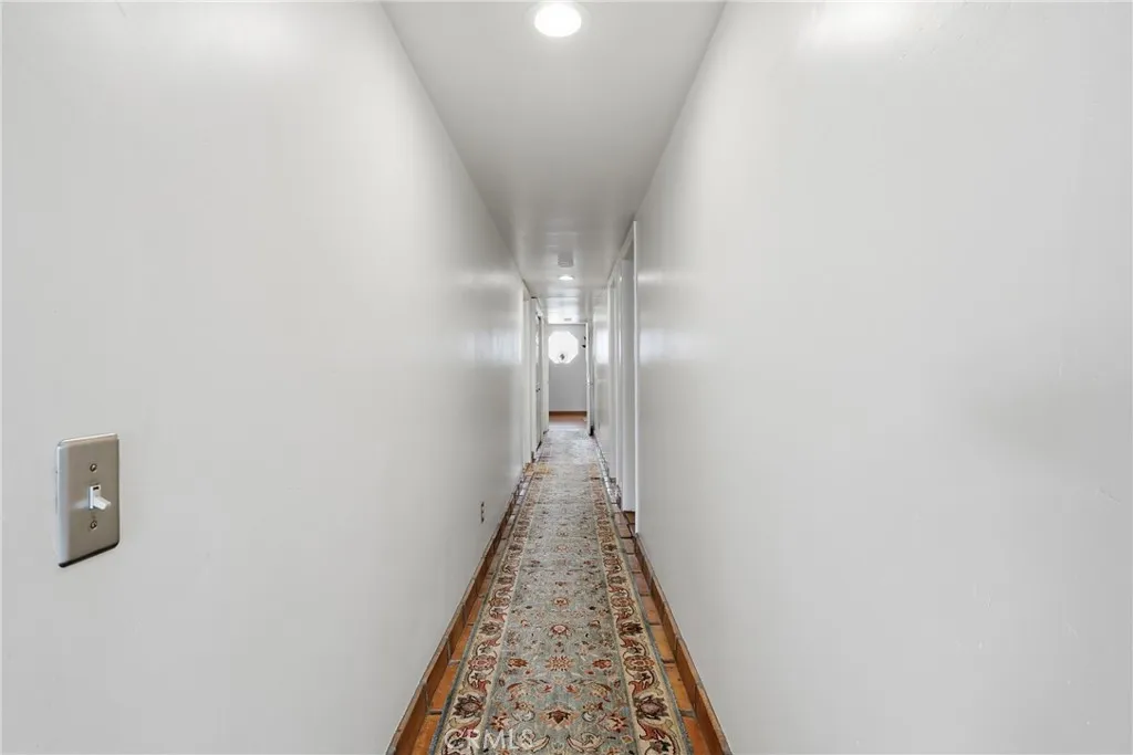 Hallway leading to bedrooms and Baths