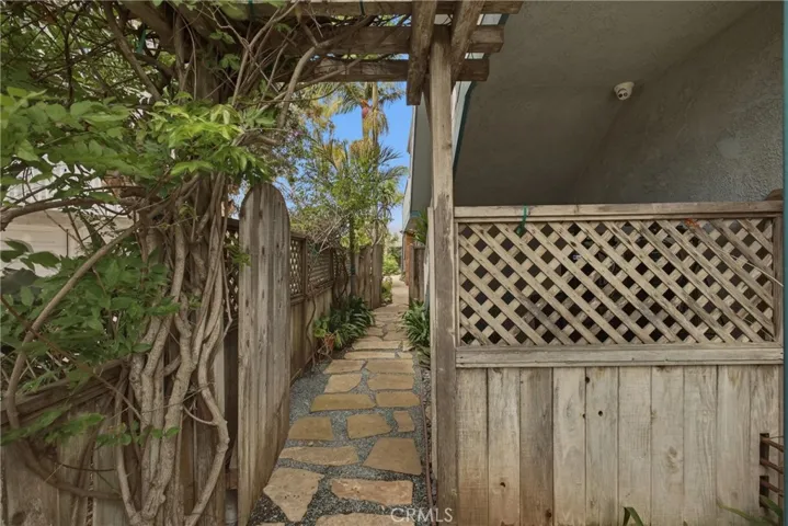 4582 4th, Carpinteria, California 93013