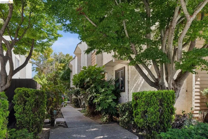 1563 Carpentier, San Leandro, California 94577
