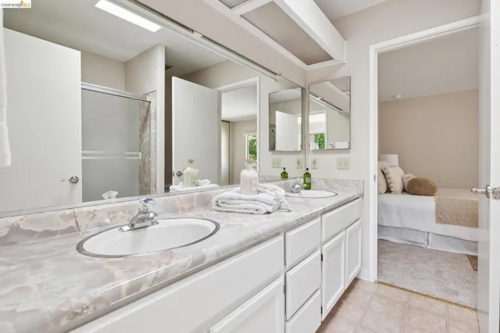 1563 Carpentier, San Leandro, California 94577