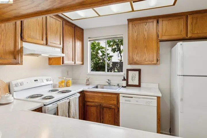 1563 Carpentier, San Leandro, California 94577
