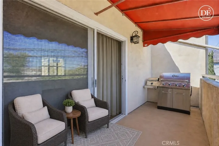 balcony-virtually staged