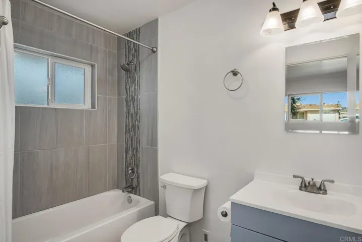 Main House  Primary bath