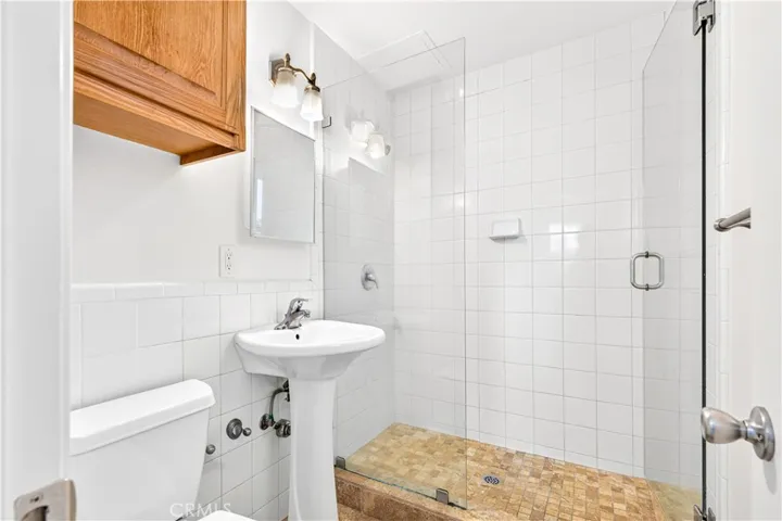 5923 Woodman Avenue, Valley Glen, California 91401