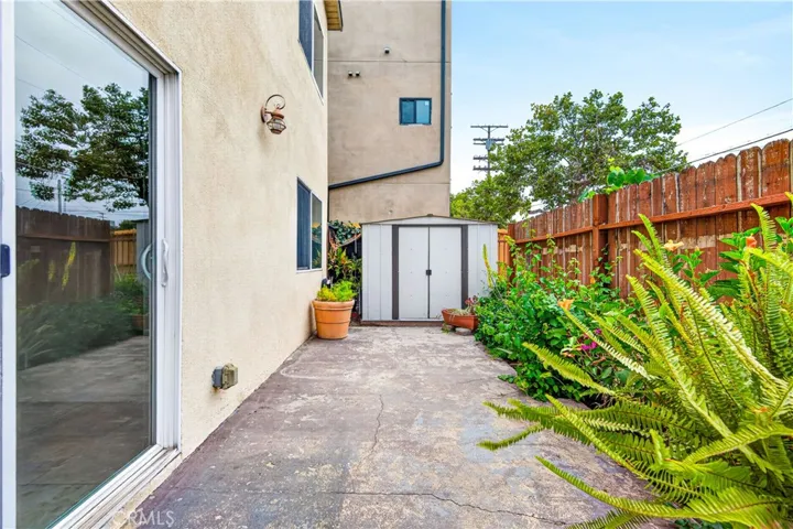 5923 Woodman Avenue, Valley Glen, California 91401