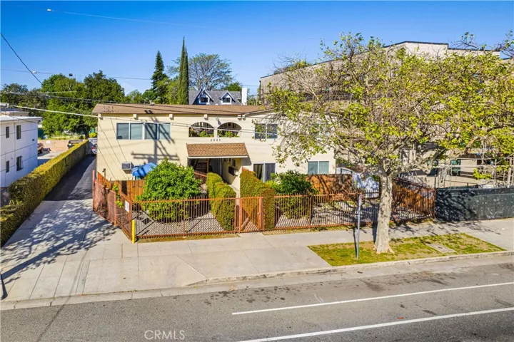 5923 Woodman Avenue, Valley Glen, California 91401
