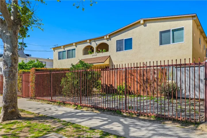 5923 Woodman Avenue, Valley Glen, California 91401