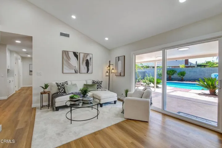 11-295 E Blue Mountain Way-11