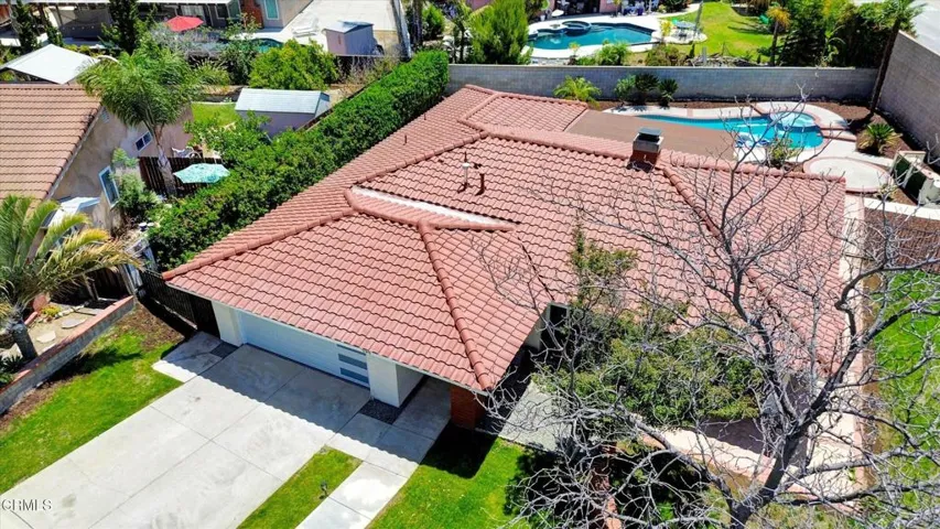 42-295 E Blue Mountain Way-37
