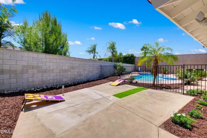 39-295 E Blue Mountain Way-34