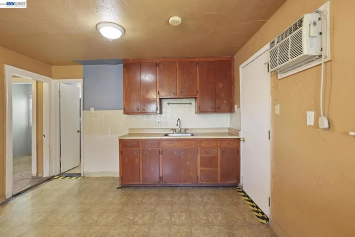 505 W 9th St, Tracy, California 95376