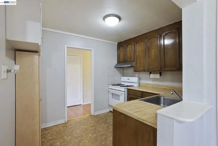 505 W 9th St, Tracy, California 95376