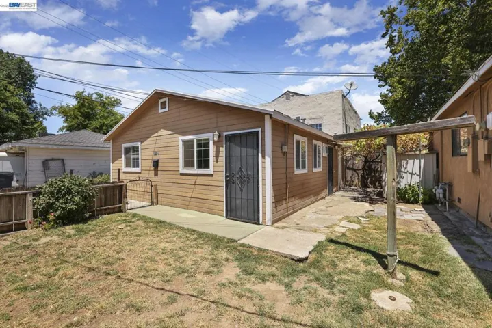 505 W 9th St, Tracy, California 95376
