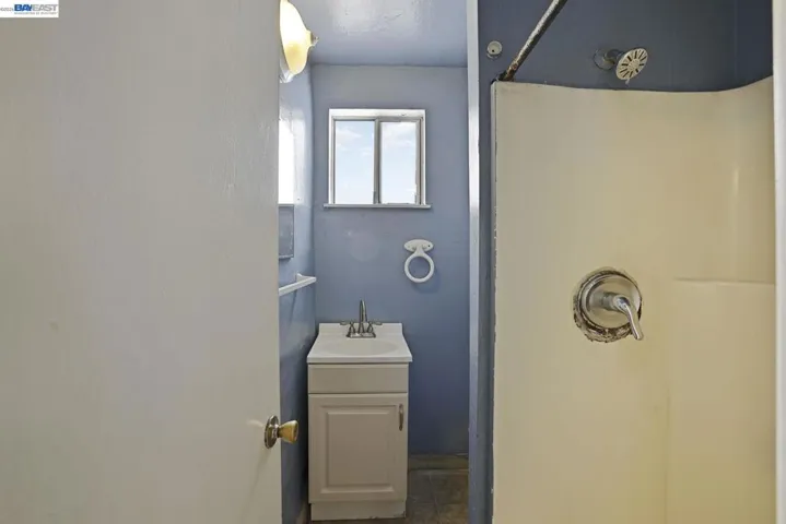 505 W 9th St, Tracy, California 95376