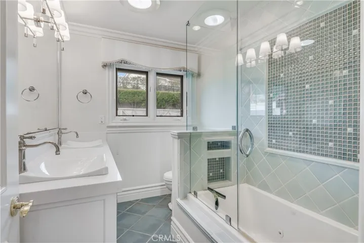 Remodeled full bath with spa tub