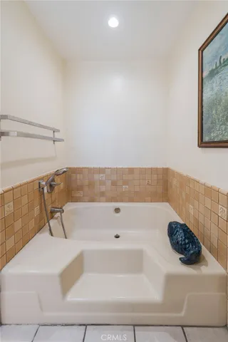 An inviting tub and shower
