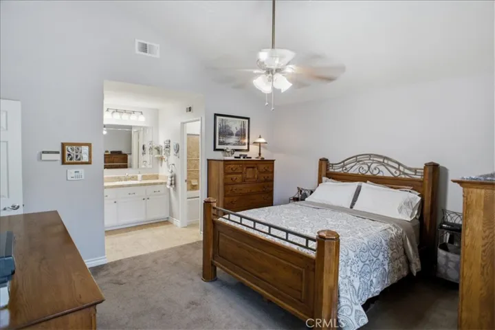 Primary Suite to Bathroom