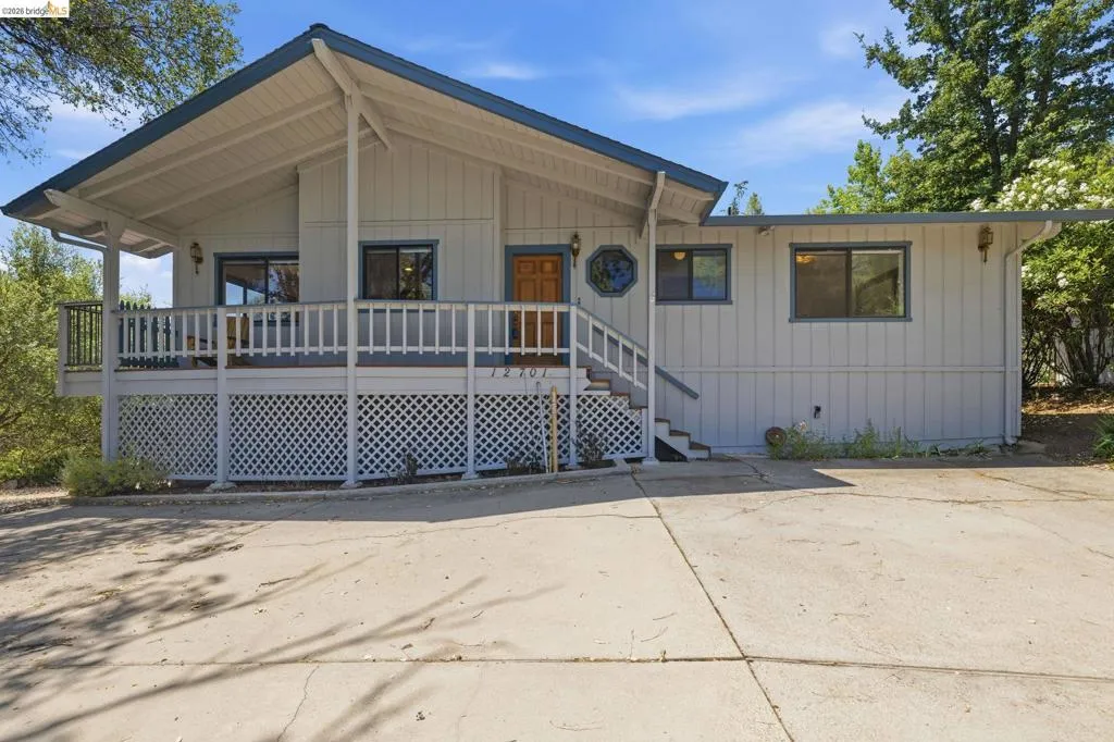 12701 Cresthaven Dr