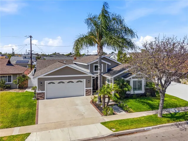 10151 Bismark, Huntington Beach, California 92646