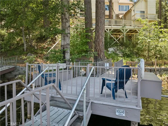 304 Lake Knoll Drive, Lake Arrowhead, California 92352