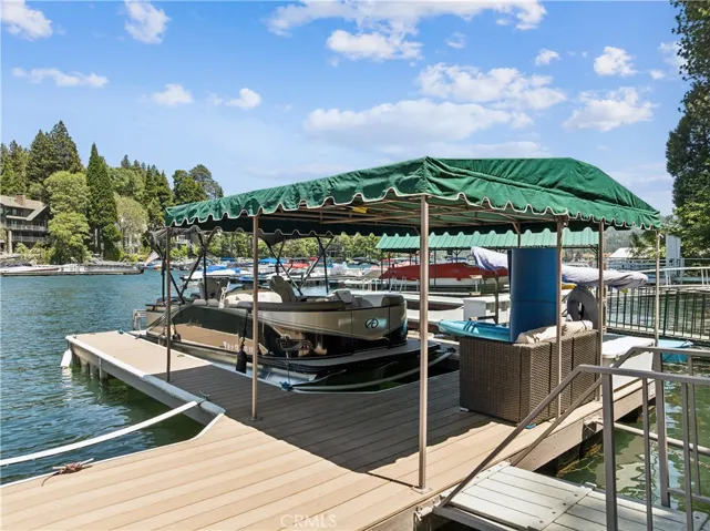304 Lake Knoll Drive, Lake Arrowhead, California 92352